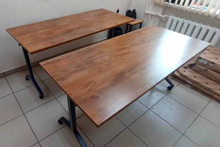 Мобильные складные столы-трансформеры Моби фото в интерьере 1